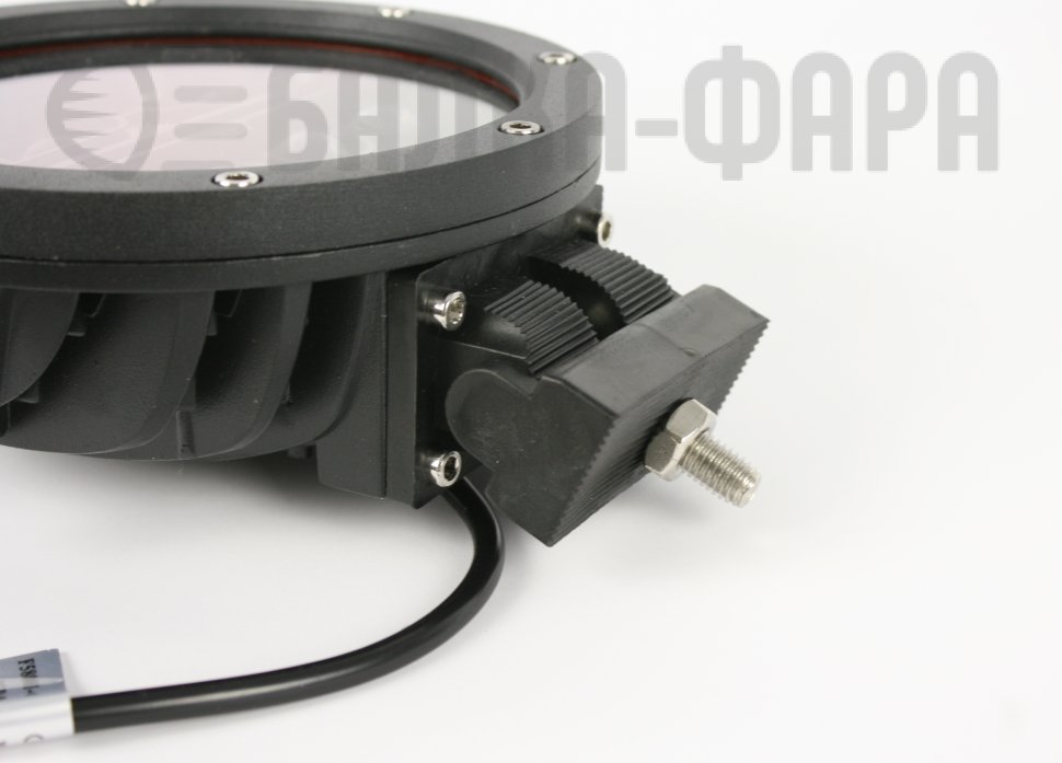 Светодиодный прожектор на 60 ватт с ДХО